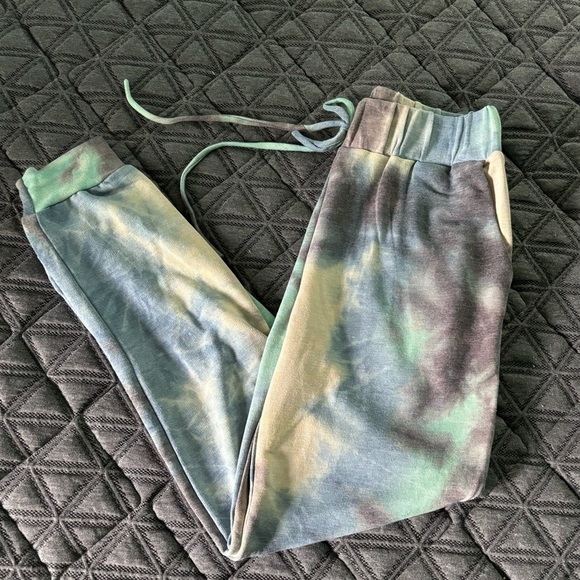 Viamor Lounge Pants - Picture 2 of 5